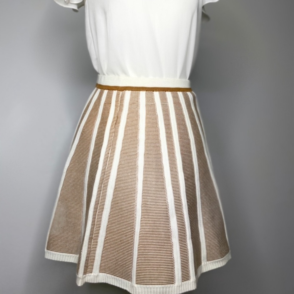 Pleated skirt